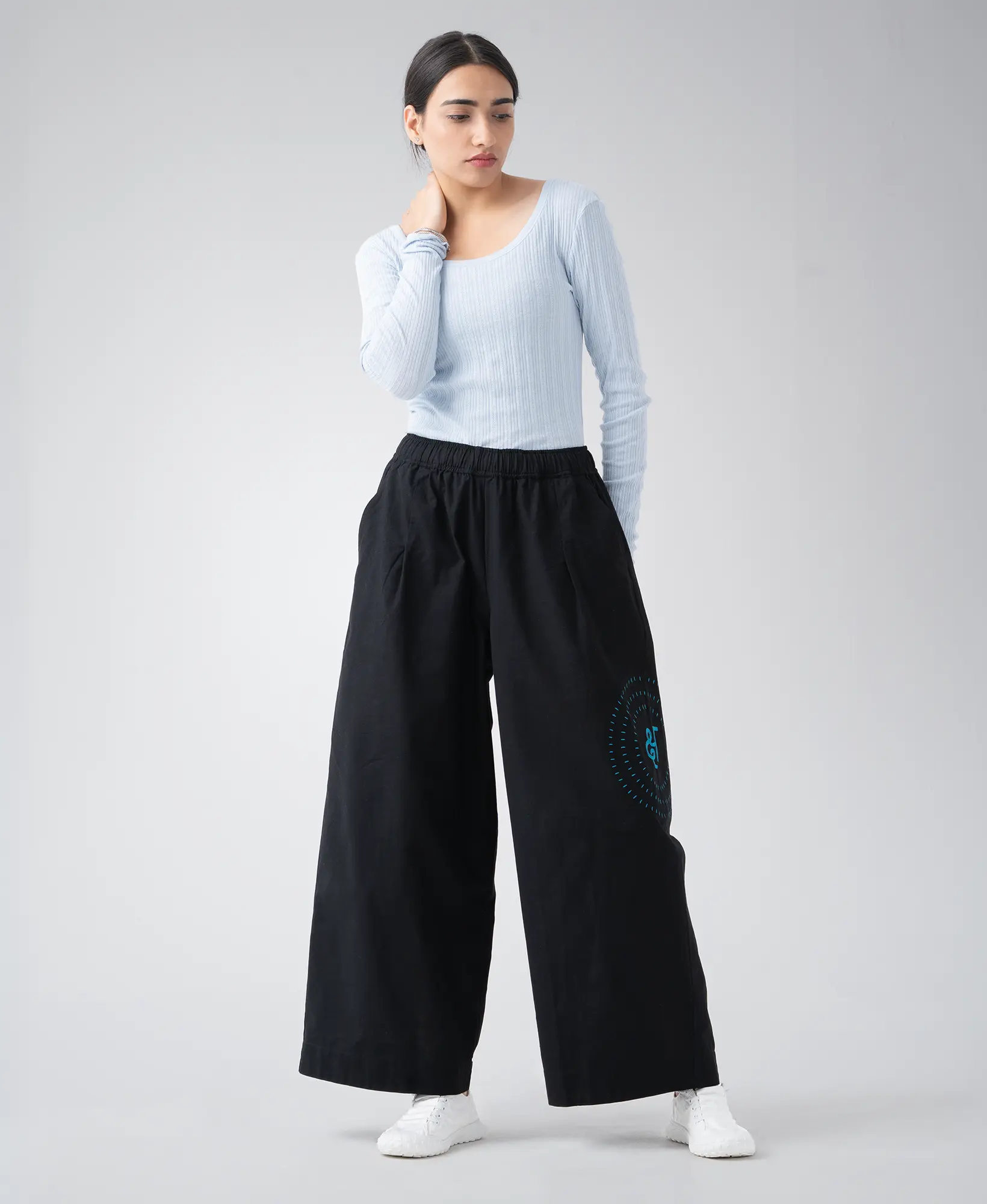 In:Between Pants image 2