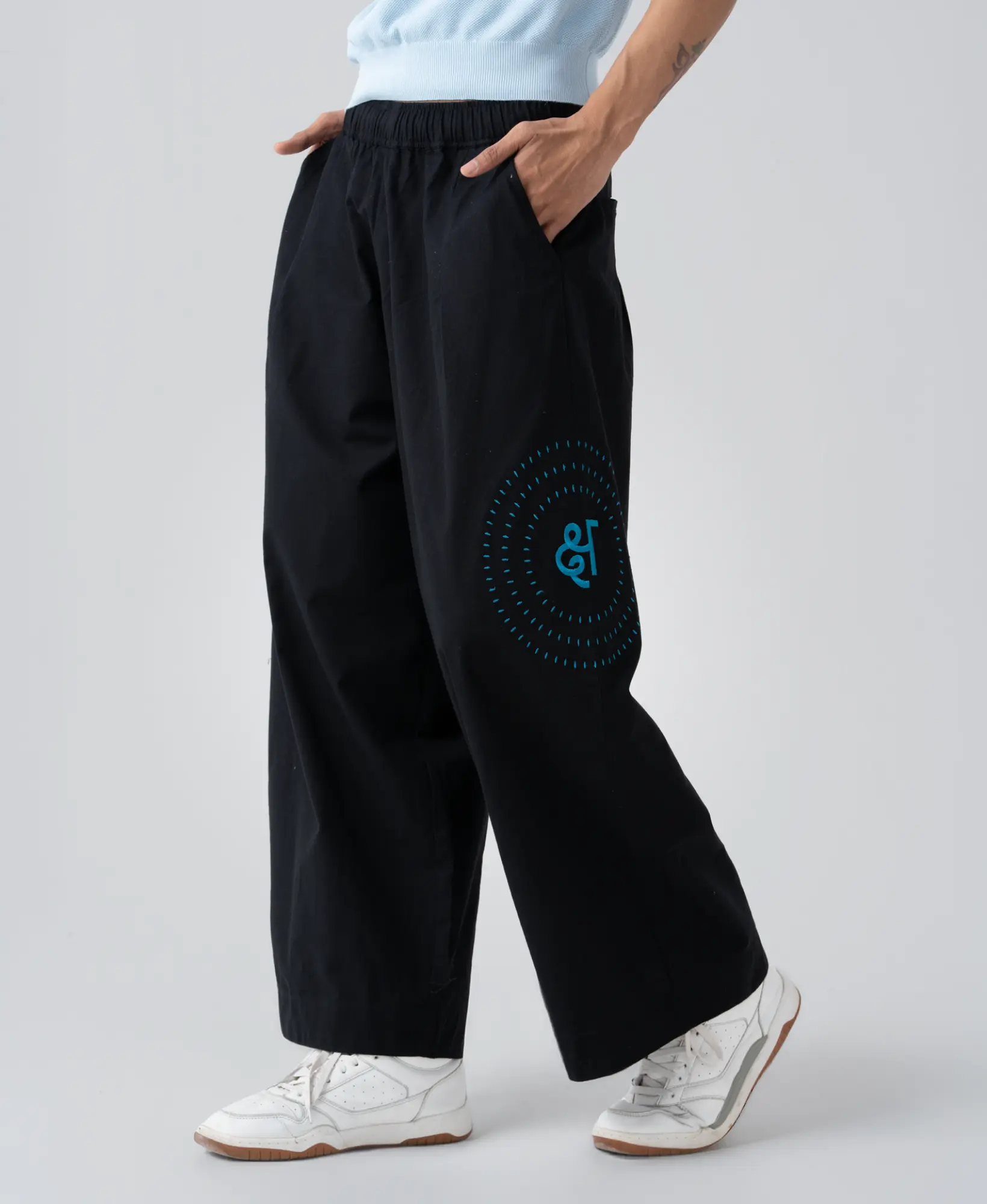In:Between Pants image 2